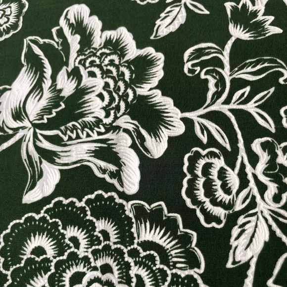 Lexington Avenue Women’s Forest Green Floral Sleeveless Top - Picture 3 of 4